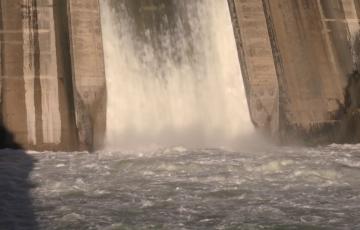 Los pantanos gaditanos siguen alviando agua desde las últimas horas