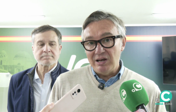  El portavoz del Grupo Parlamentario Vox en Andalucía atiende a los medios en la sede de la capital gaditana