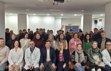 El subdelegado de la Junta en el Campo de Gibraltar ha dado la bienvenida a este alumnado en el Hospital de Algeciras.