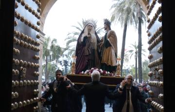 Este sábado se han iniciado los traslados de las cofradías de Santa Cruz