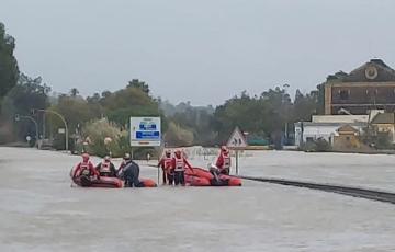 Cruz Roja mantiene activos sus recursos de emergencia ante la situación metereológica. 