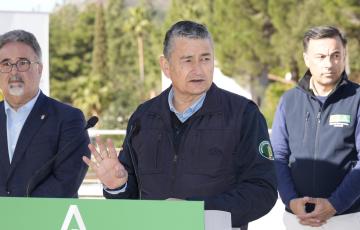 El consejero de Sanidad, Presidencia y Emergencias de la Junta de Andalucía, Antonio Sanz, interviene en el acto inaugural de la Base EMA Infoca Sierra de las Nieves. 