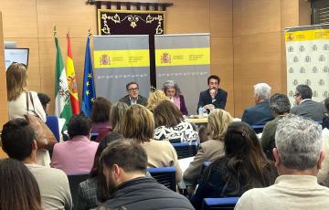 Imagen del encuentro de este viernes en la Subdelegación del Gobierno