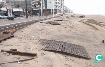 Consecuencias de los efectos producidos en la playa de la capital gaditana