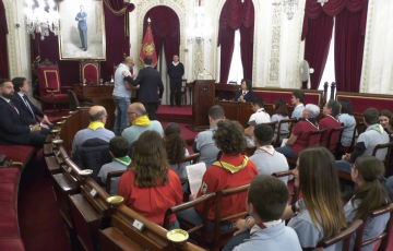 Recepción de Scout en el Salón de Plenos en el Ayuntamiento de Cádiz en febrero de 2024