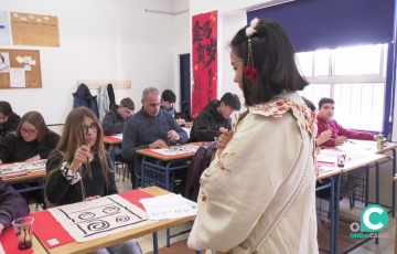 Una de las clases prácticas de elaboración de escrituras orientales