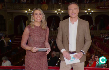 Mirian Peralta y Enrique Miranda durante una presentación en el concurso