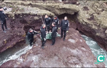 El equipo tras la recuperacion exitosa en una zona rocosa de difícil acceso