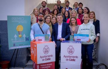 Foto de familia del premio Emprendedor Local 2025.