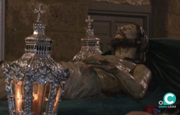 La imagen del Señor Yacente regresó este jueves a la parroquia del Rosario.