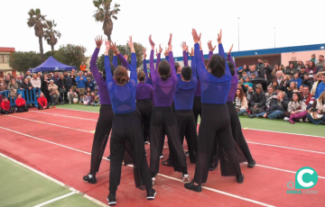Una coreografía amenizó el arranque del evento