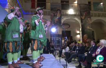 La agrupación de Robert Gómez y Daniel Albaiceta durante su actuación en el acto