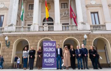 La convocatoria se ha efectuado este lunes en la plaza de San Juan de Dios