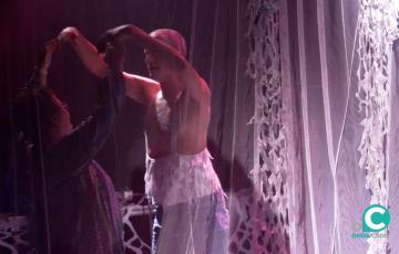 Montdedutor llevó a las tablas del Gran Teatro Falla la pieza “Danzas románticas”.