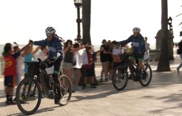 Pedaladas solidarias en el Carlos III.