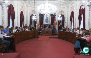 El equipo de Gobierno saca adelante la modificación del crédito con el apoyo del PSOE