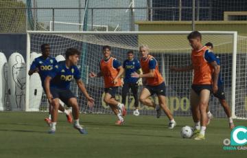 El equipo ha trabajado a puerta cerrada en la Ciudad Deportiva Bahía de Cádiz (Foto: Cádiz CF)