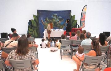 El patio central del Museo de Cádiz se convirtió en escenario
