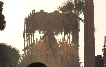 La archicofradía llevó la imagen hasta el convento de las Carmelitas Descalzadas en el día previo a su despedida de la ciudad