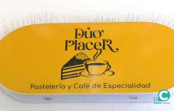 Dúo Placer, un establecimiento con pasteles y café de especialidad para llevar en Cádiz. 