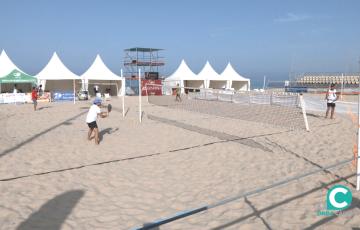 El Circuito Nacional de Tenis Playa 2026 ha comenzado este viernes