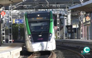 El Trambahía ha realizado cerca de 10 mil viajes desde su puesta en funcionamiento. 