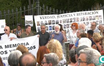 Concentración convocada por la Asociación para la Recuperación y Divulgación de la Memoria Histórica en Cádiz.