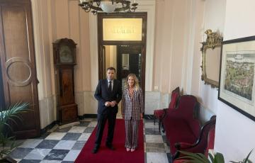 Ana Mestre es recibida por el alcalde de Cádiz en su visita institucional