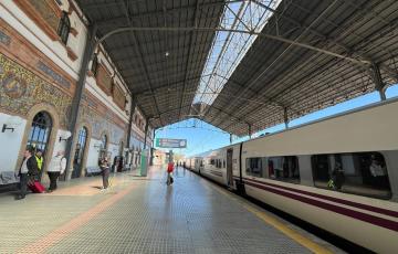 Un Alvía en la estación de la localidad gaditana