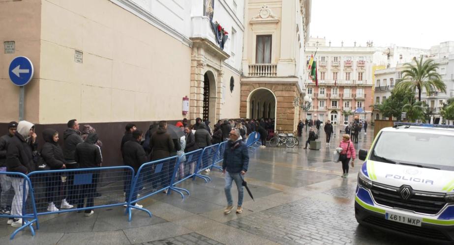 Las localidades se podrán adquirir  en el Ayuntamiento de Cádiz