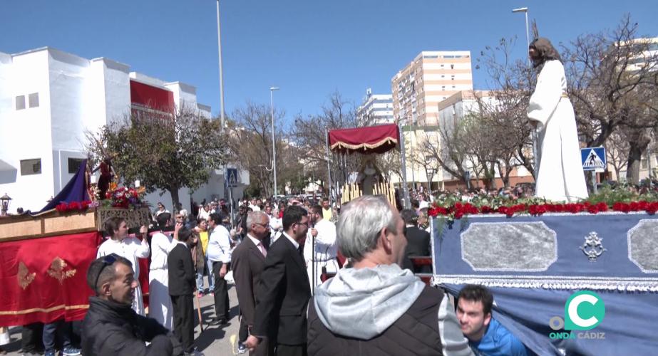 Afanas Cádiz ha vuelto a celebrar su tradicional procesión por los alrededores del centro.
