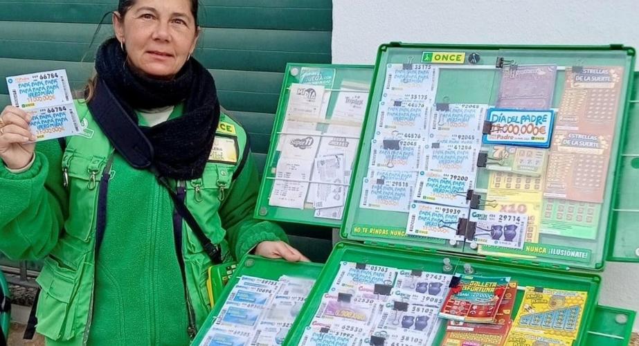 Vega es afiliada a la ONCE y vendedora desde 2017