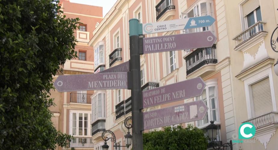 Indicadores en la plaza de San Antonio de Cádiz