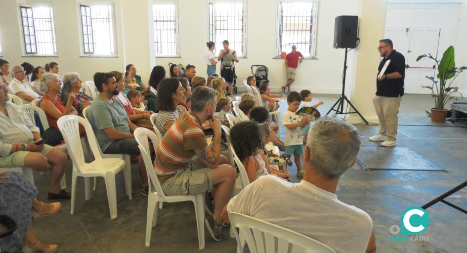 José Carlos Román durante la presentación de sus Cuentos Animados 
