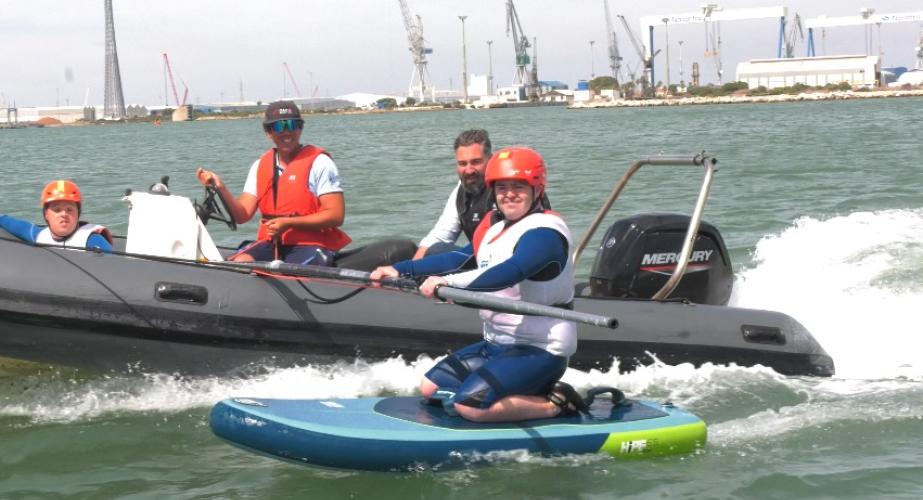 Una tarde de foiling en la Bahía accesible para todo el mundo.