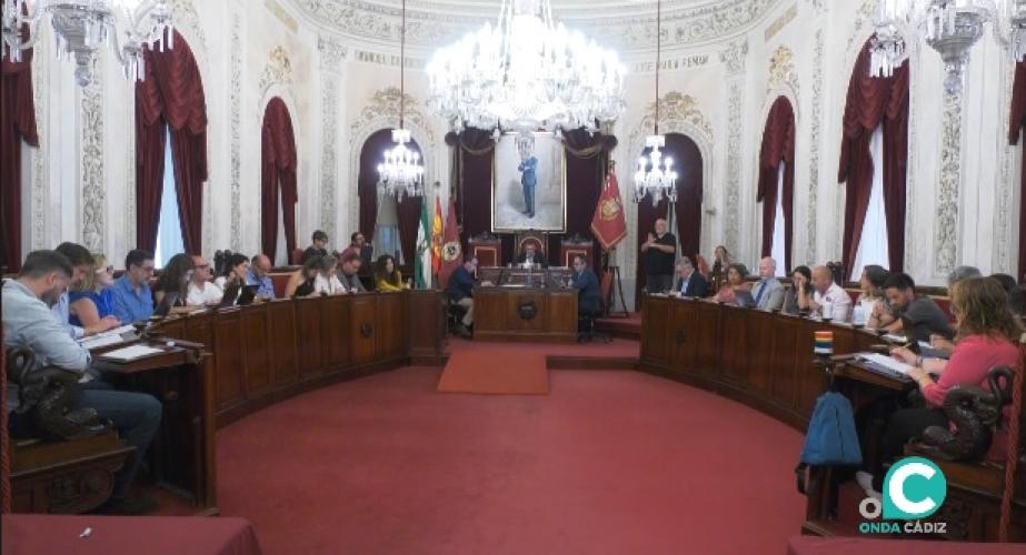 El equipo de Gobierno saca adelante la modificación del crédito con el apoyo del PSOE