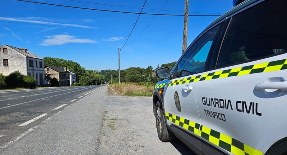 Imagen de archivo de un vehículo de Guardia Civil de Tráfico.
