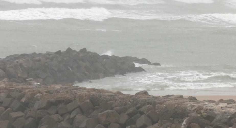 La mar de fondo pone en alerta el litoral gaditano durante el eclipse.