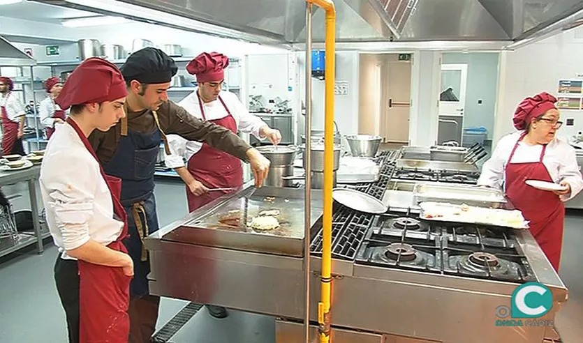 noticais cadiz jueves gastronomicos.jpg