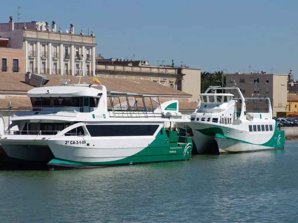 noticias cadiz Servicio marítimo catamarán El Puerto.jpg