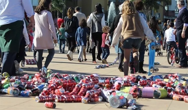 noticias cadiz arrastre de latas.jpg