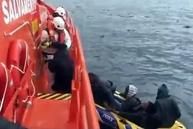 noticias cadiz rescata inmigrantes.jpg