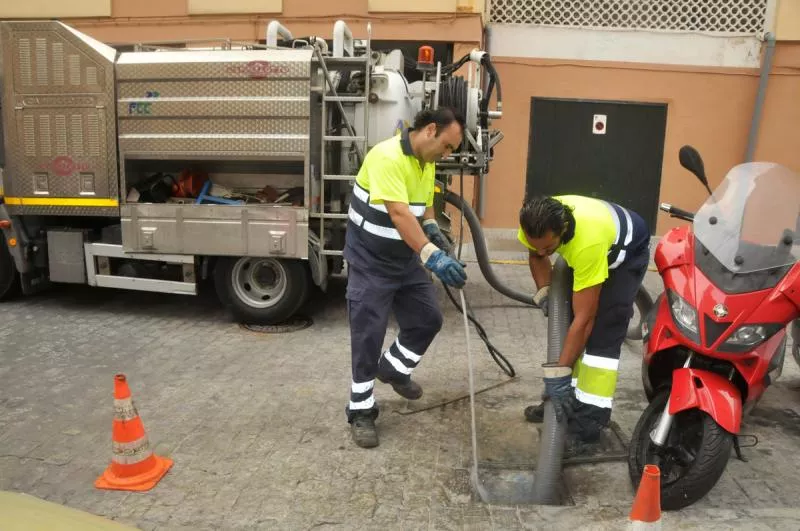 ocadizdigital limpieza sumideros Cádiz_0.jpg