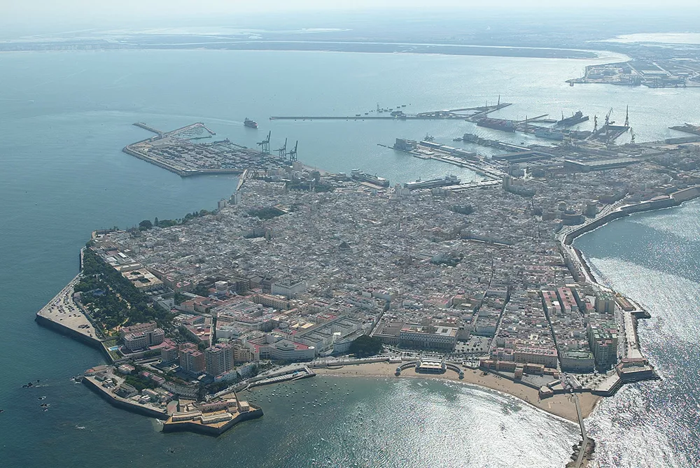 noticias cadiz VISTA AEREA DEL CASCO ANTIGUO DESDE EL OESTE_1_0_0.jpg