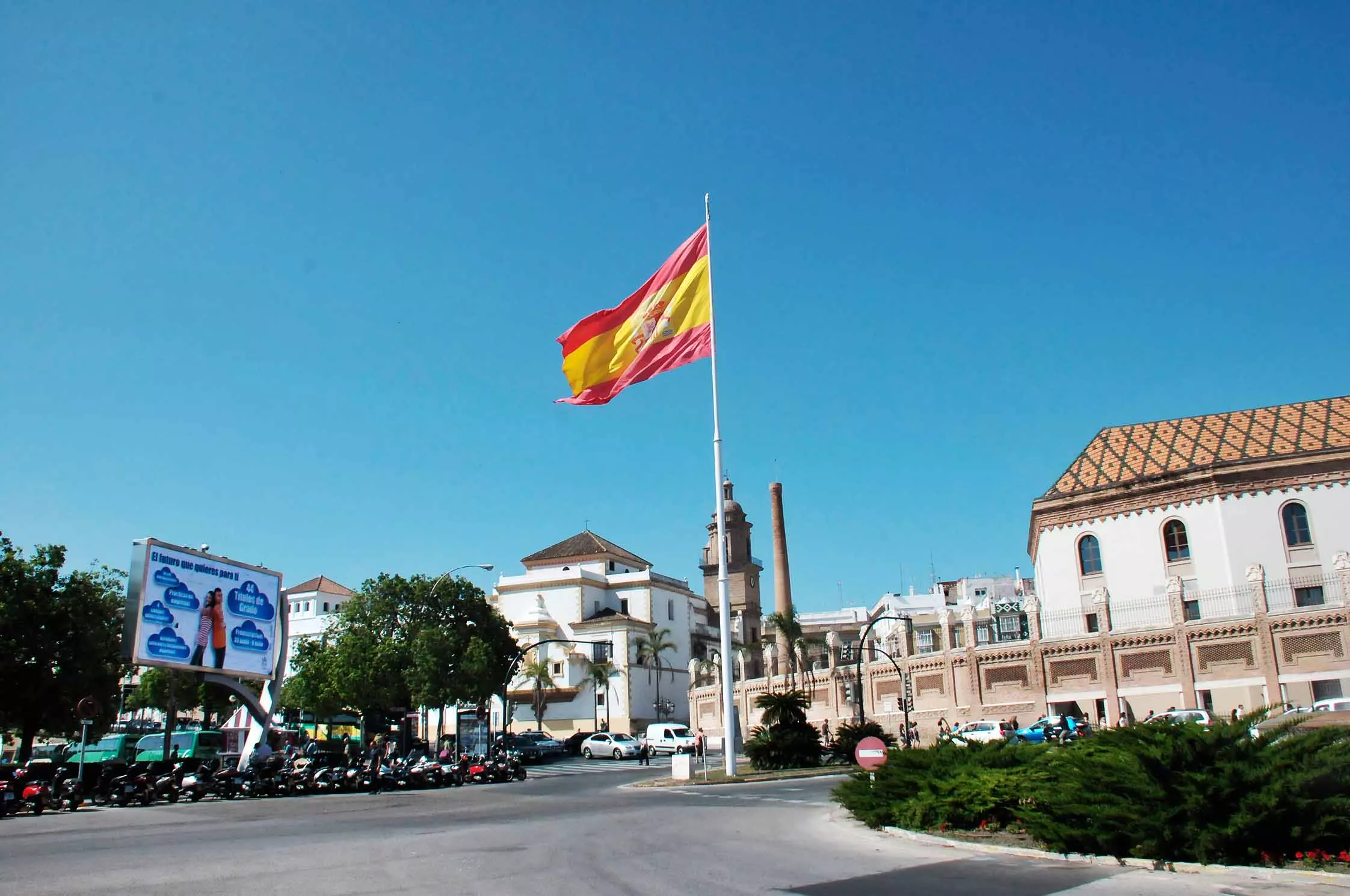noticias cadiz bandera plaza sevilla.jpg_0_0.jpg
