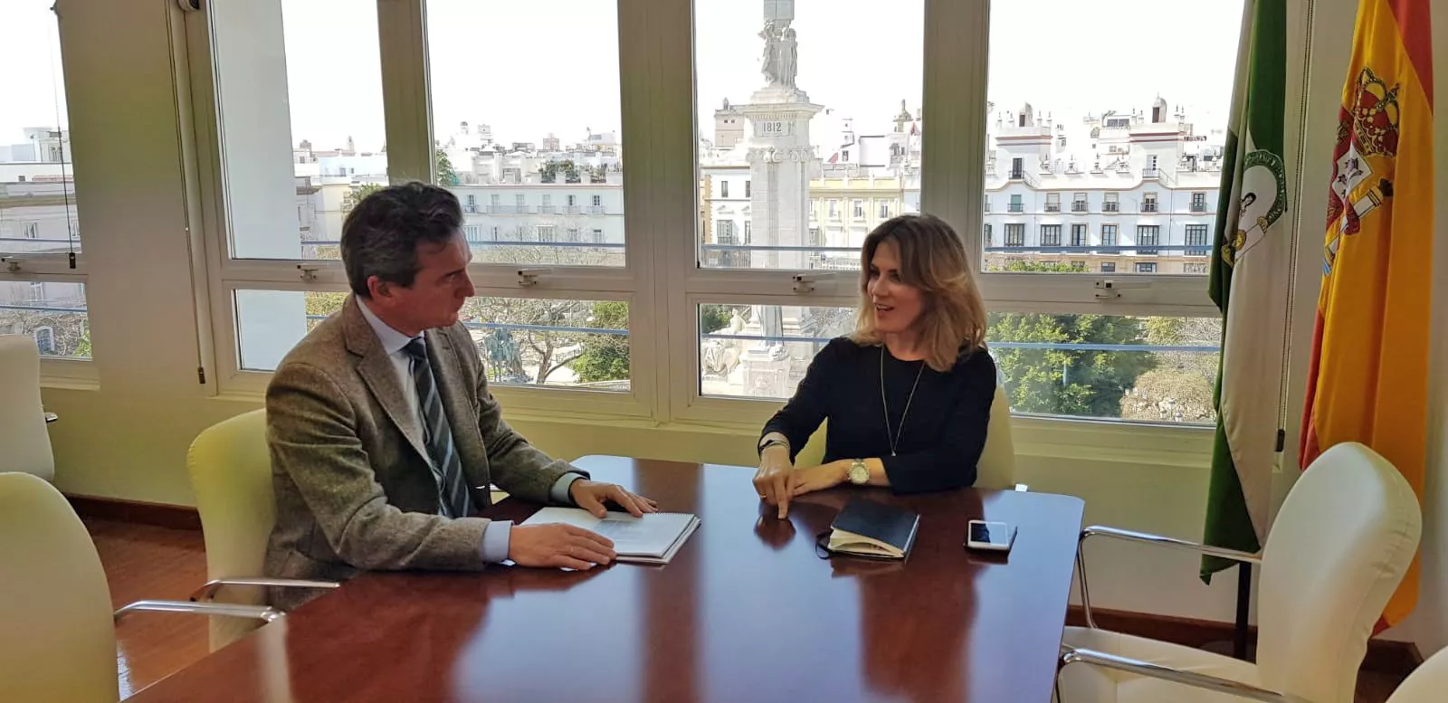 Primera reunión rector de la UCA con delegada del Gobierno de la Junta en Cádiz.jpeg