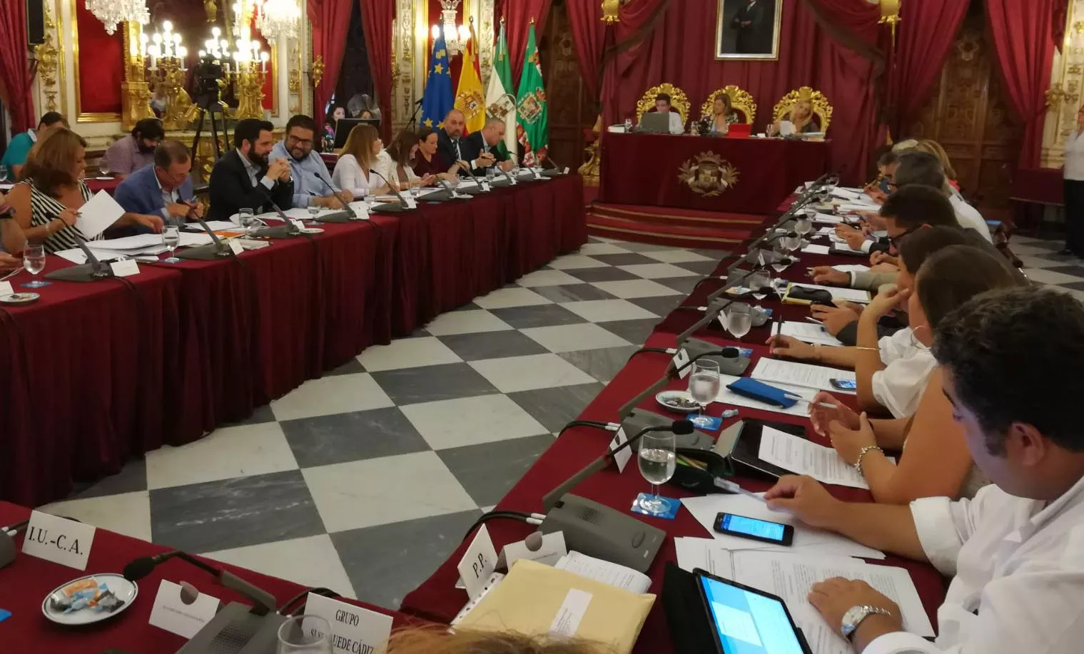 noticias cadiz pleno diputación_0.jpg