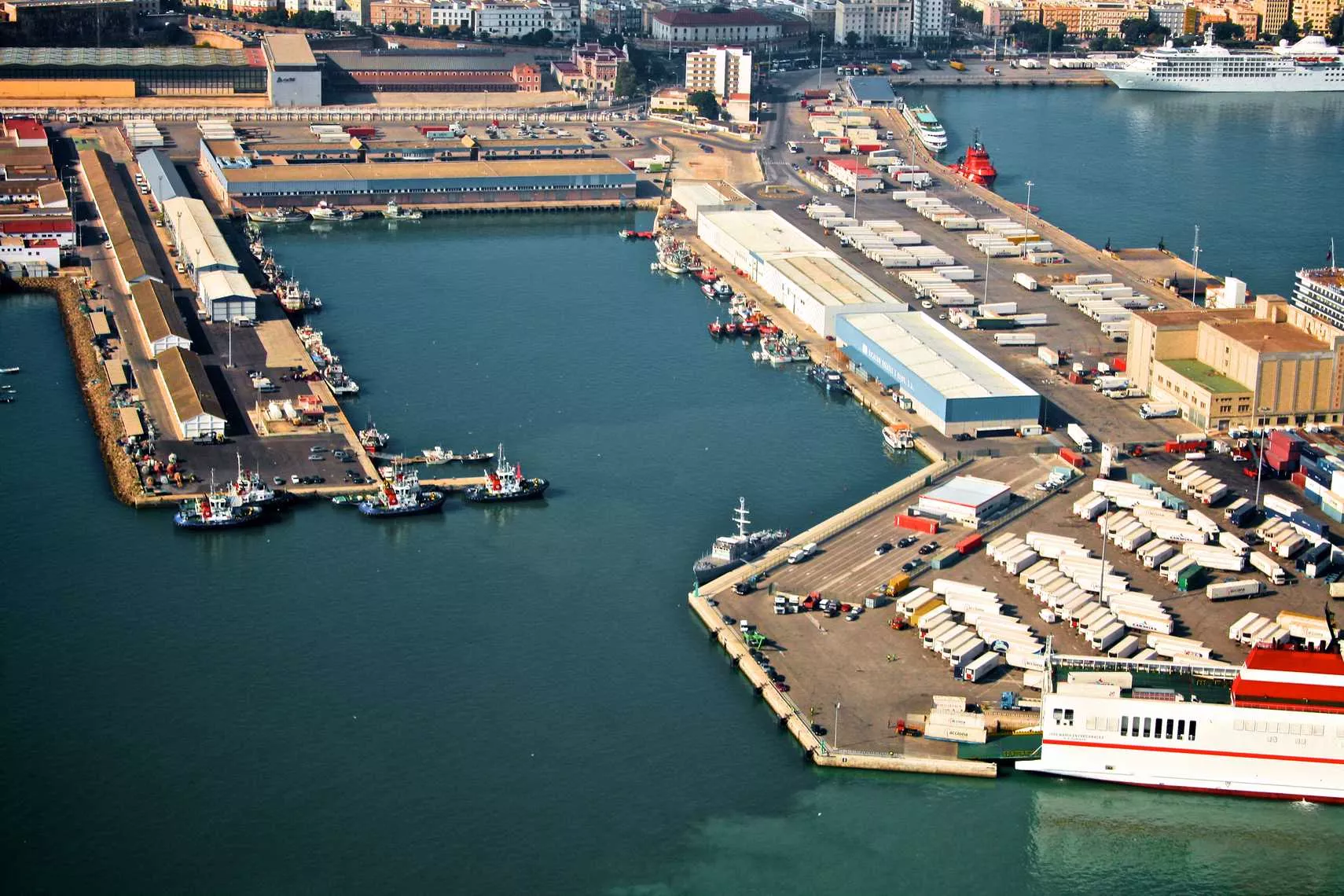 noticias cadiz puerto pesquero cadiz.jpg