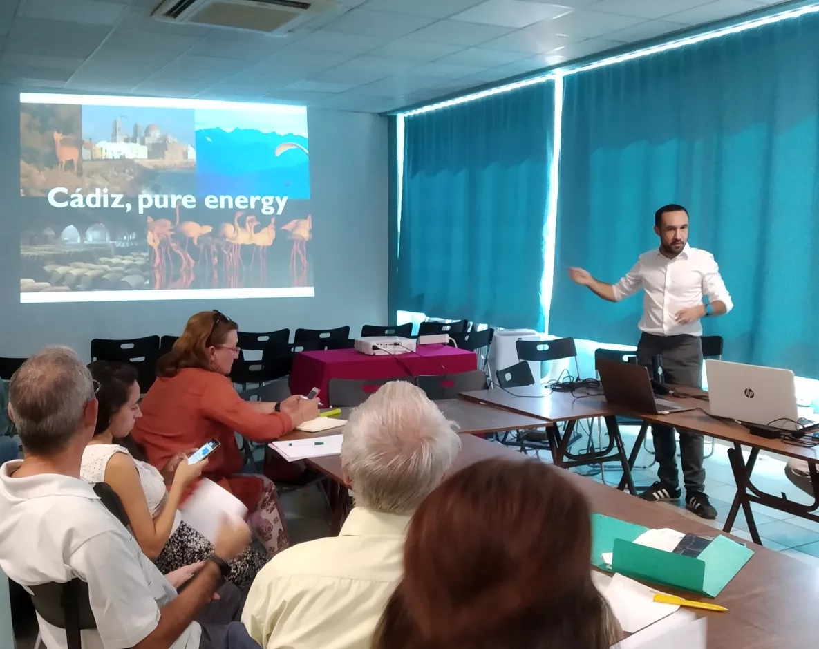 noticias cadiz Exposición de la Agencia de la Energia.jpg