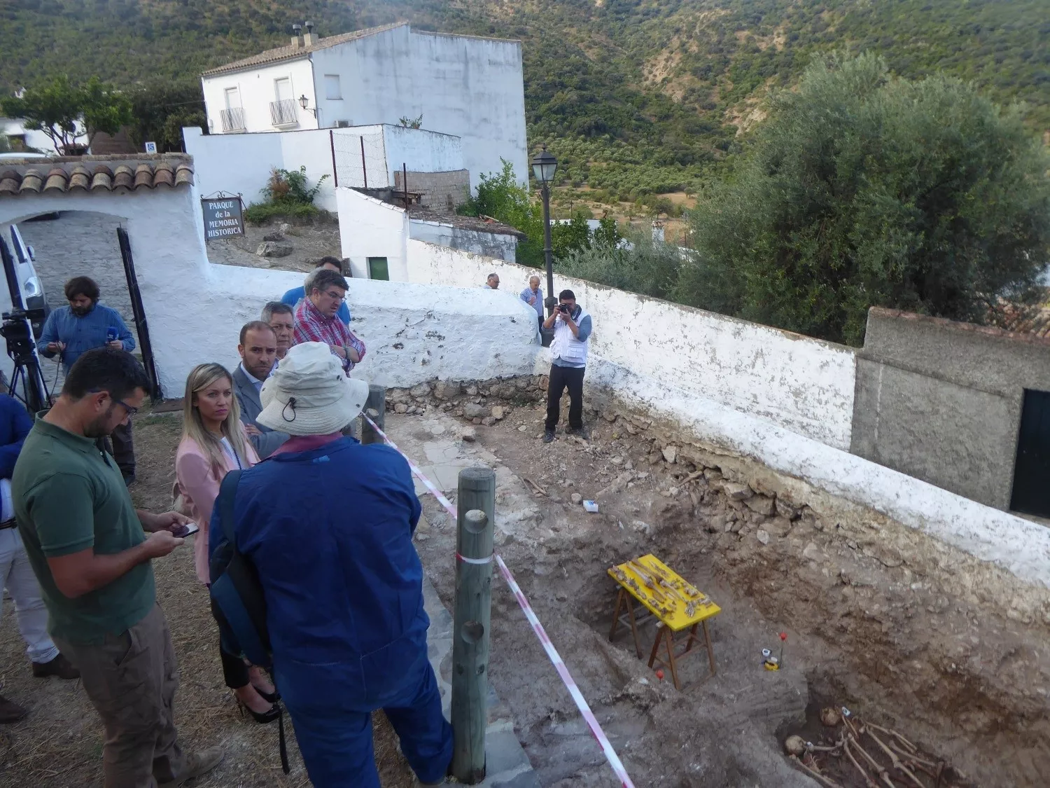 noticias cadiz fosa benamahoma.jpg